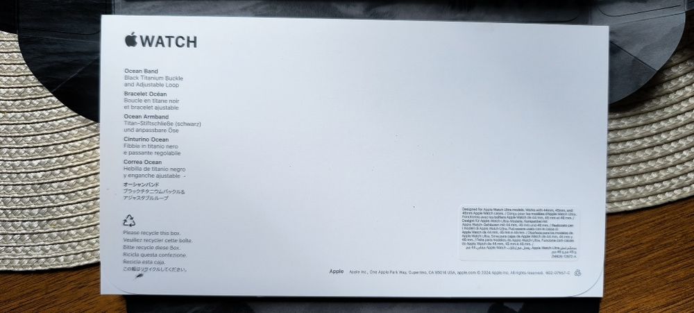 Продавам ЧИСТО НОВ, НЕОТВАРЯН смарт часовник Apple Watch 3 (Black Titanium) 49mm Black Ti Black Ocean Band – ИДЕАЛЕН ПОДАРЪК!