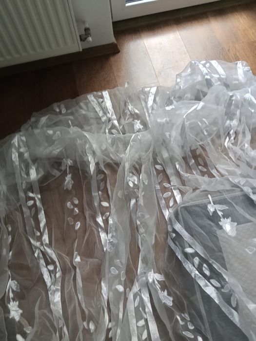 Perdele albe din sifon