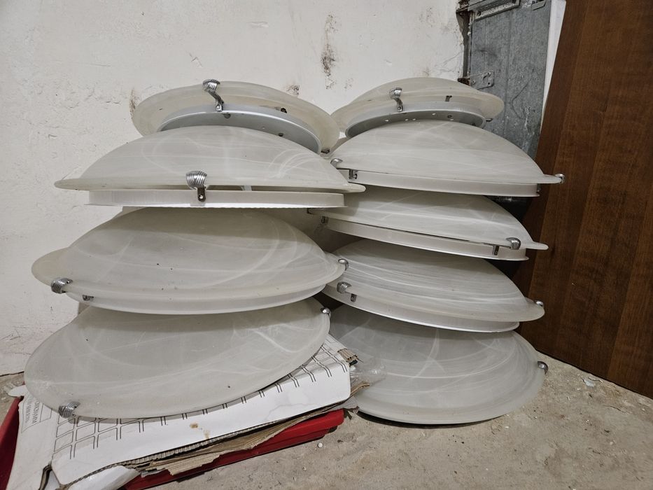 Таванни плафони запазен