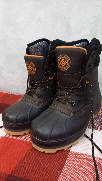 Продам ботинки Ямалы  43 размер