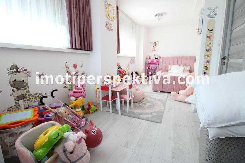 Продава се Тристаен апартамент в Пловдив, Кършияка - 160 кв.м за 2163 €/кв.м - Снимка #11