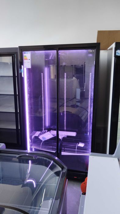 Витринный холодильник