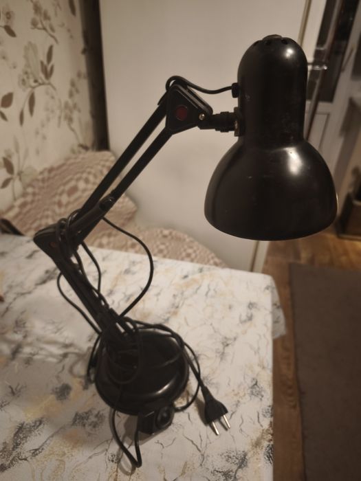 Настольная лампа