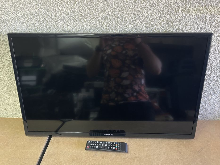 Телевизор Samsung LED 32“ - HG32EC470GW