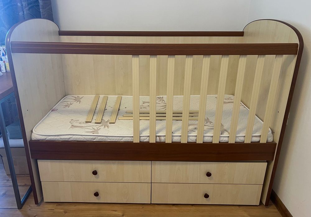 Бебешко легло с люлеещ механизъм 70/140