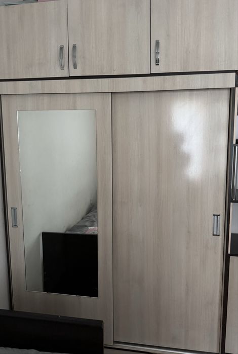 Шкаф с этажеркой