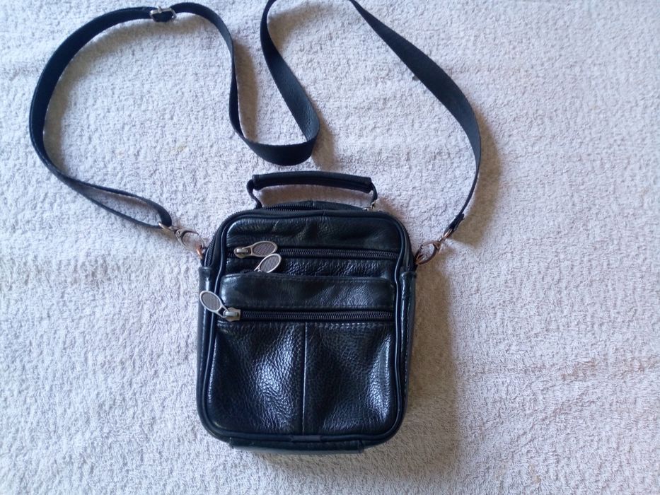 Продам кожаные сумки.