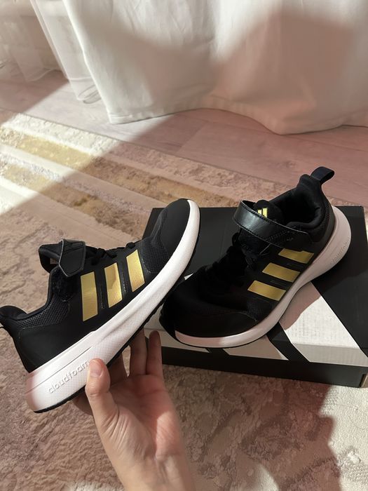 adidas оригинал 38размер
