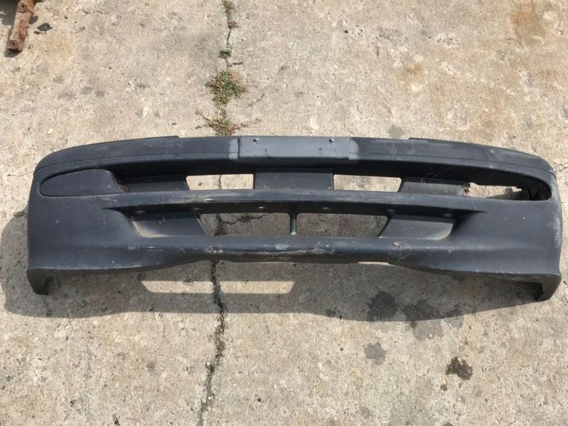 Предна броня Kia Pregio 2002г.