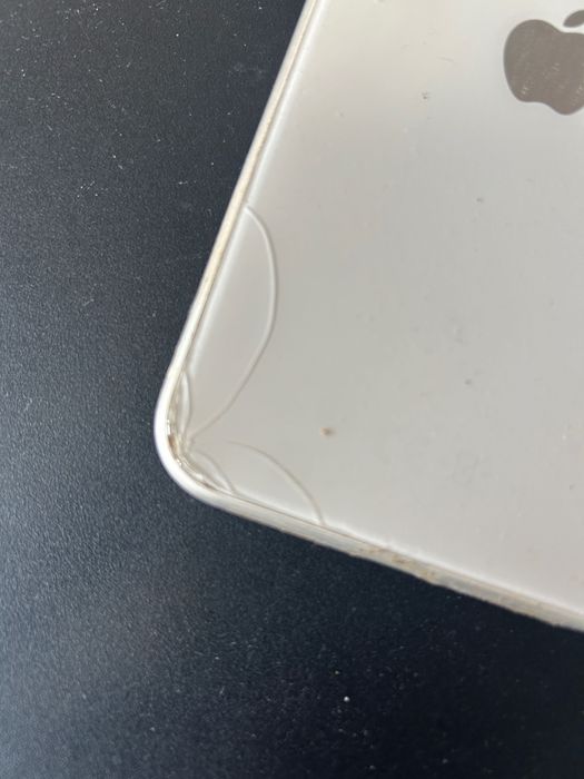 iPhone 11 128 GB бял
