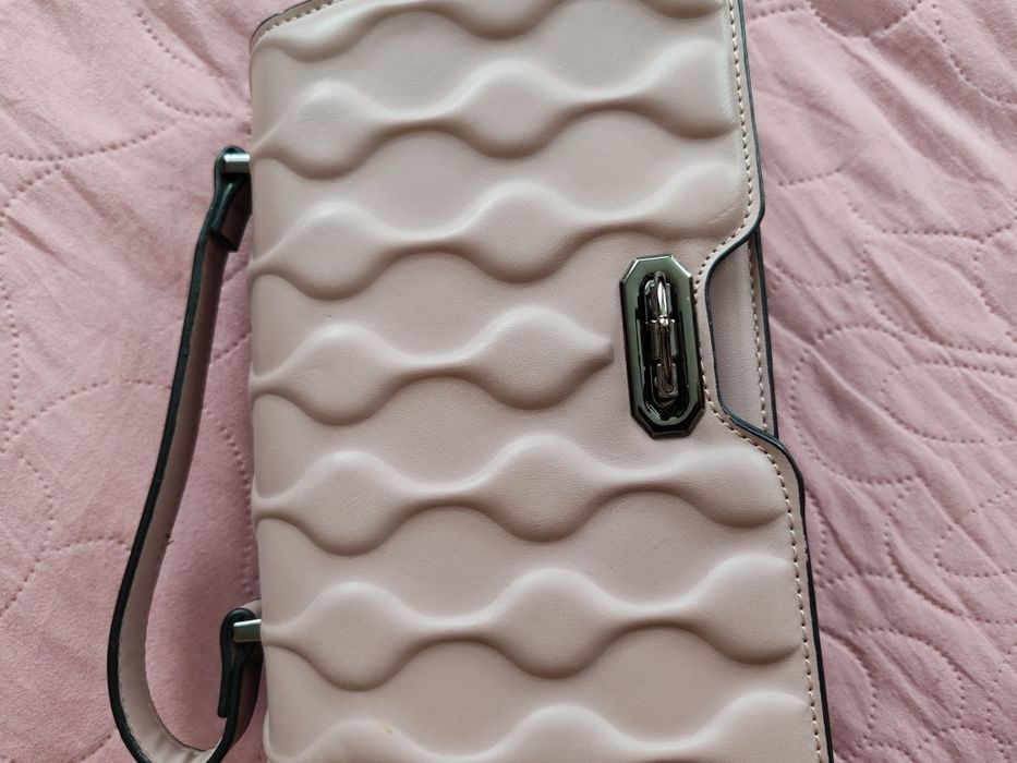 Продавам чанта  като нова