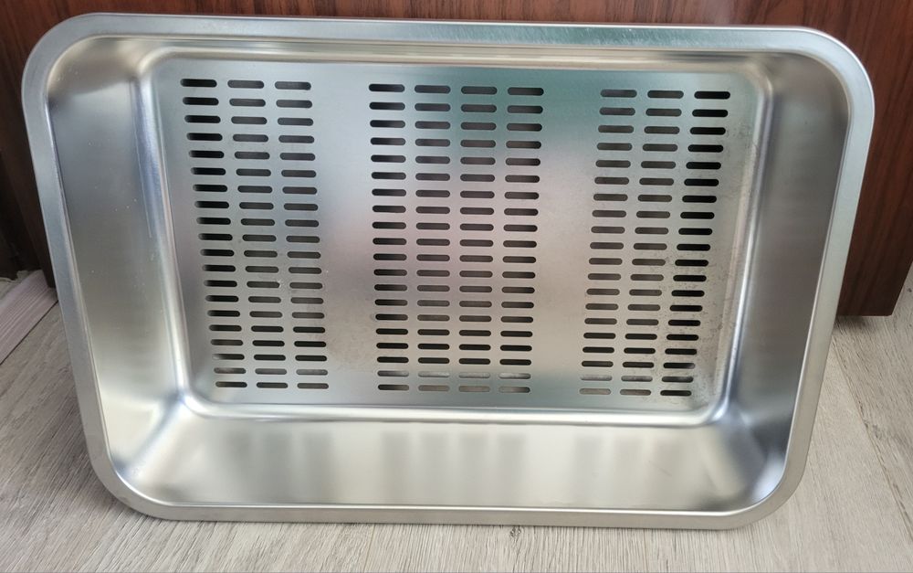 Litiera inox cu sita și mânere