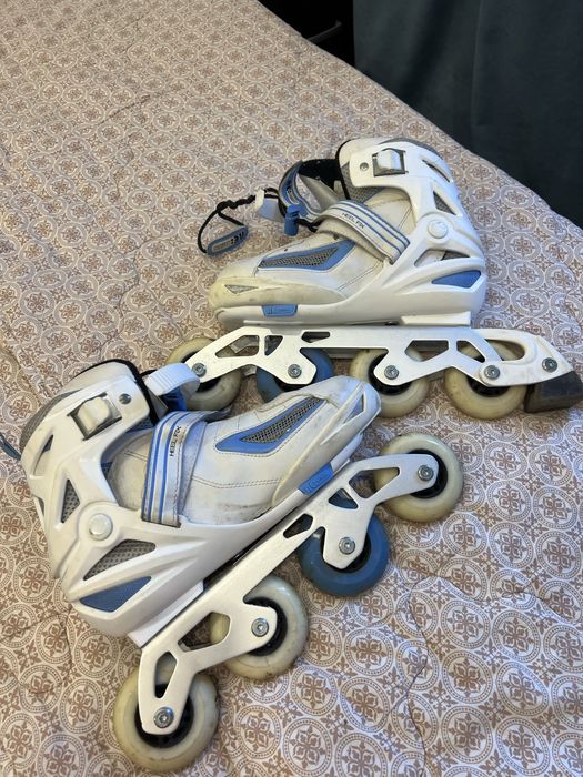 Роликовые коньки.