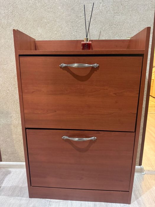 Продам Обувницу!