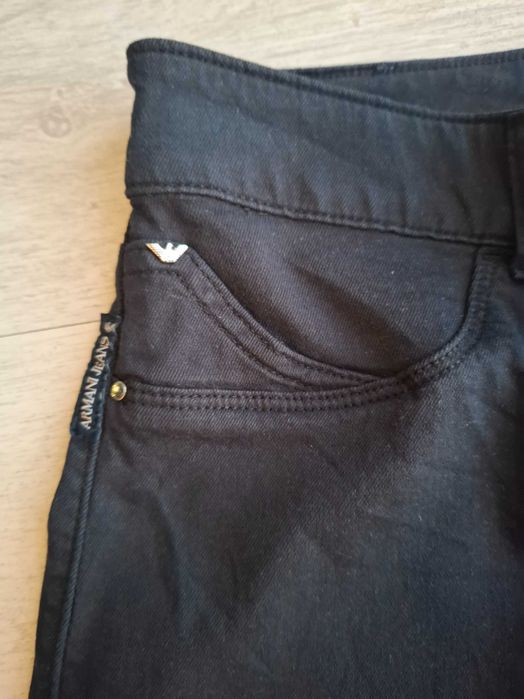 Дрехи Pinko, Armani