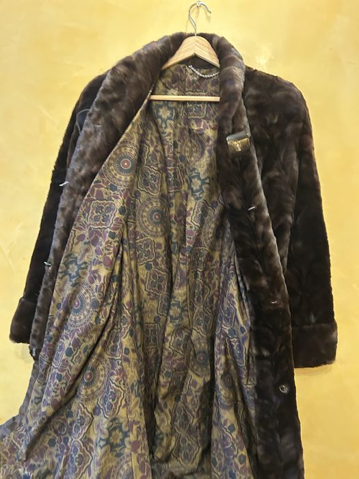 Vand haina nurca naturala model deosebit, foarte eleganta!