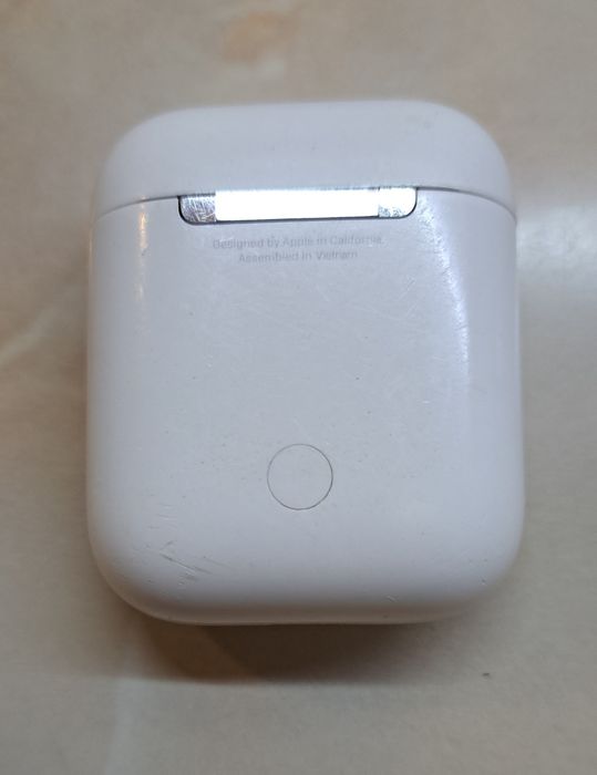 Apple Airpods Charging Case
зарядна кутия А1602