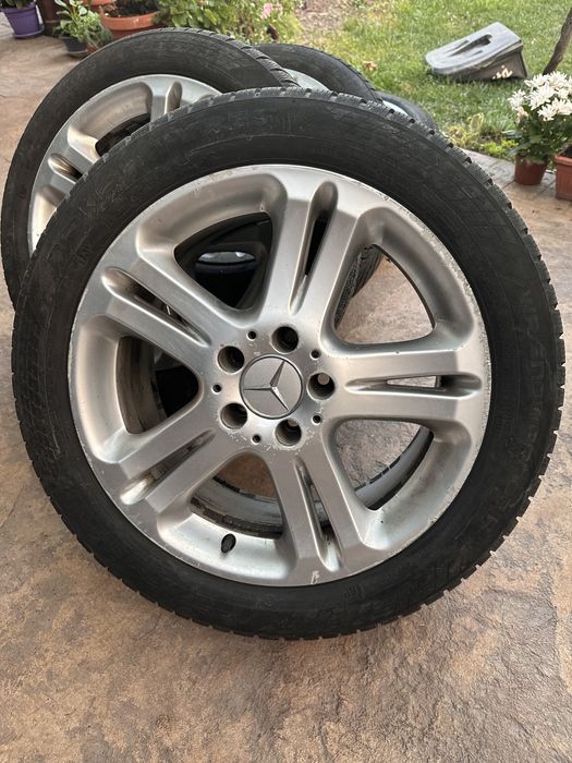Гуми за Мерцедес Е-клас W212 на един сезон 225/50R17
