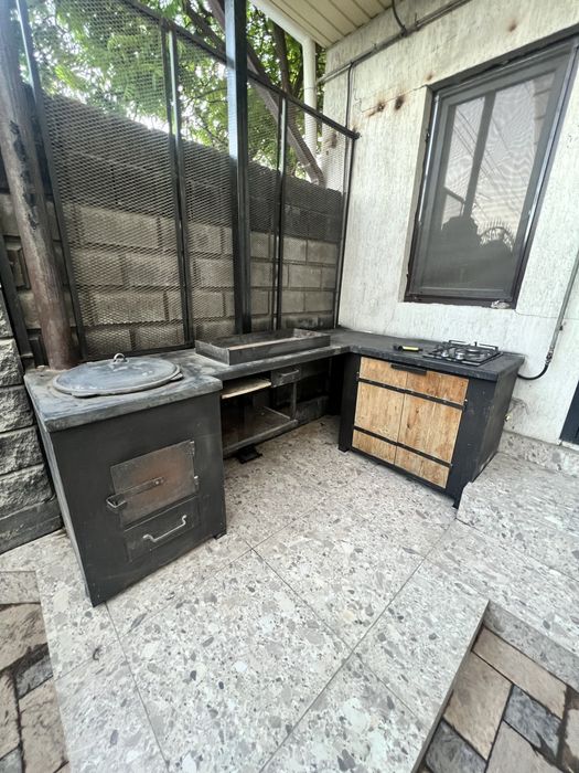 Продам Барбекюшницу