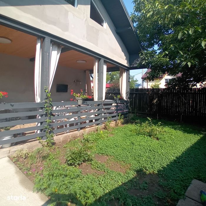 Casă cu 3 camere, curte și mansardă utilizabilă