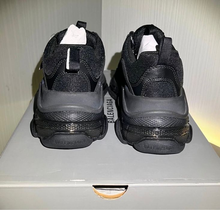 Balenciaga triple s black