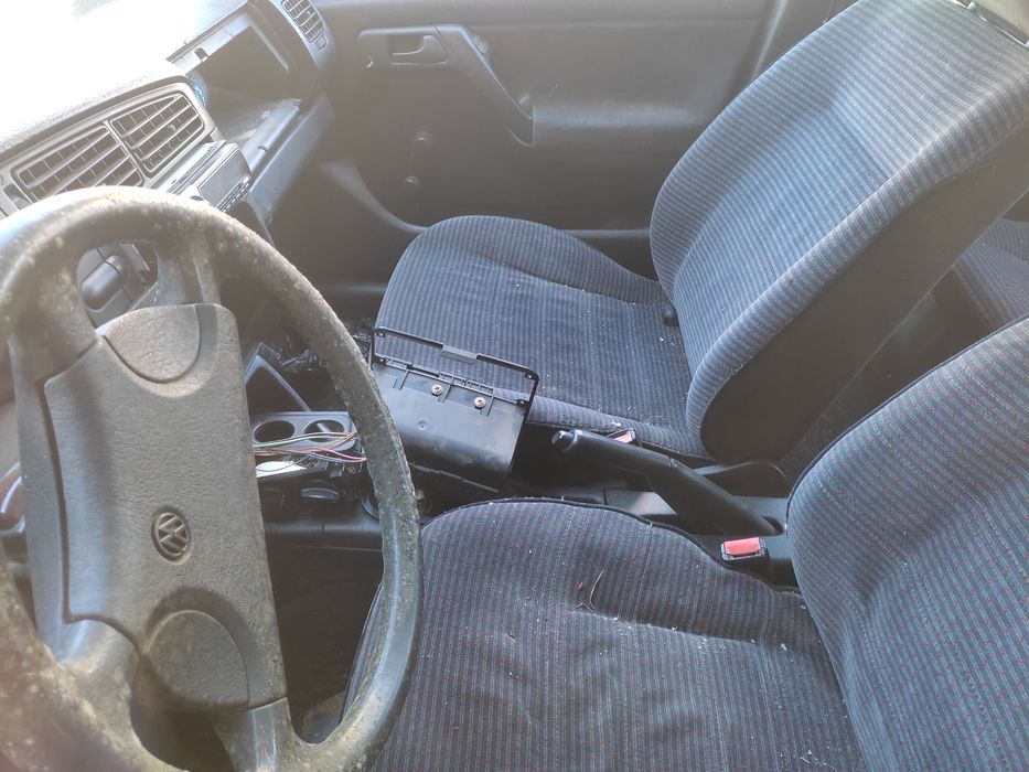 • VW GOLF 3 (1.6  бензин 75кс. 93г.)  на ЧАСТИ също така венто и поло