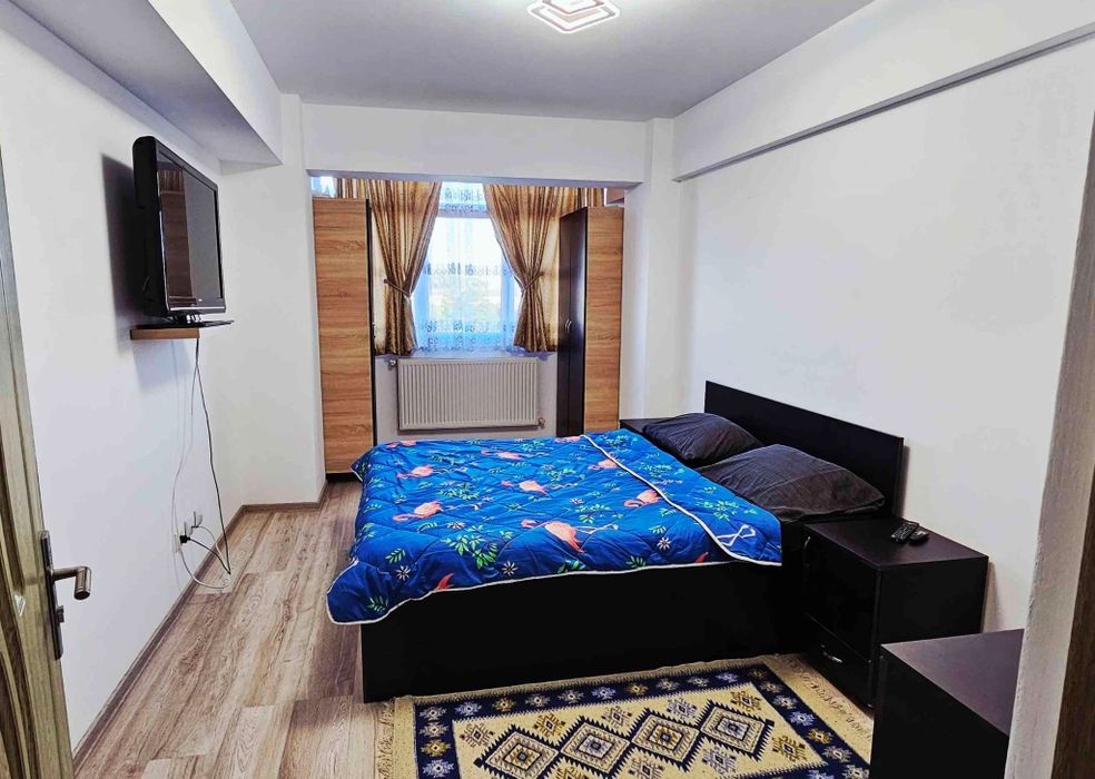 Apartament 3 camere de închiriat –Bloc Nou  Strada Putna