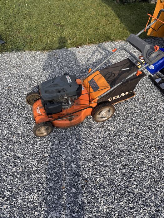 Masina tuns iarba Dac 130xl