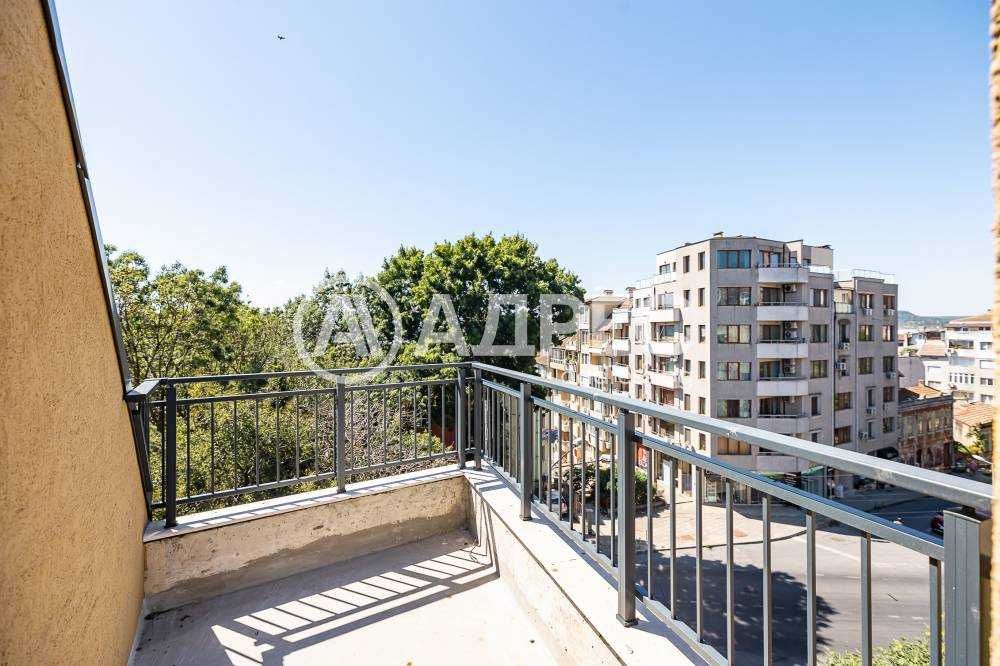 Продава се Двустаен апартамент в Варна, Център - 63 кв.м за 1424 €/кв.м - Снимка #4