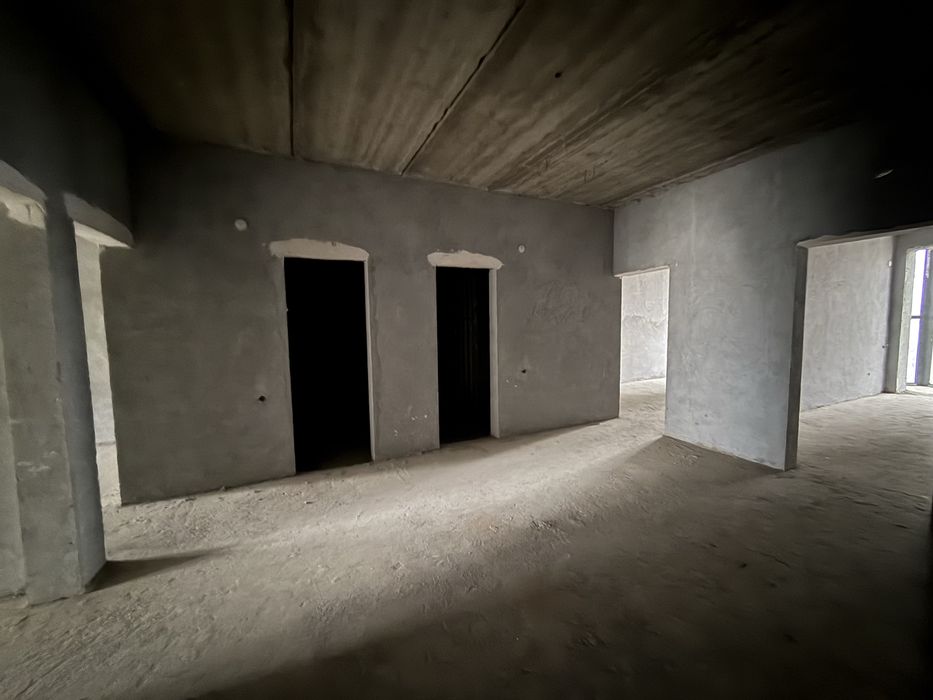 Продаеься сквозная 3х+ квартира на 1 линии Кирпичка