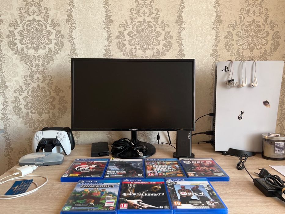 Срочно продам PS 5 в отличном состоянии