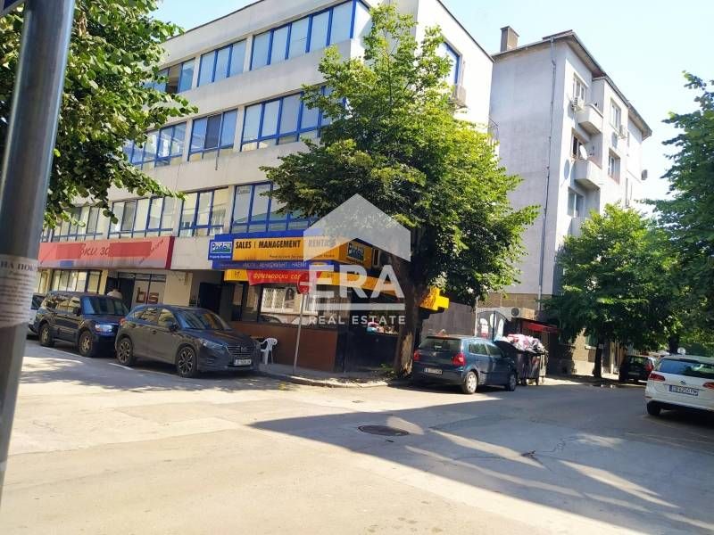 Четиристаен тухлен апартамент за продажба, в идеален център, Варна, на