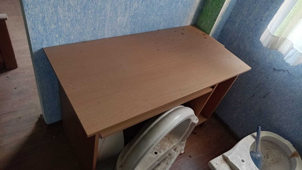 Birouri de 19 mm stejar (118 x 75 x 60 cm) sunt montate 12 bucati