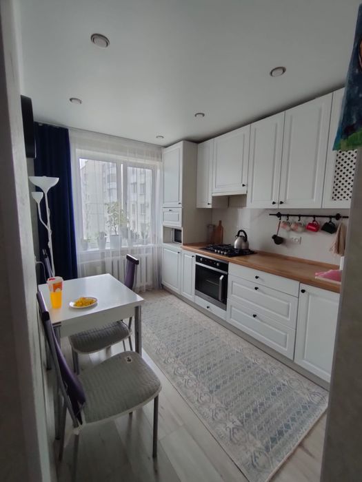 Продам 3 комнатную квартиру новой планировки в центре