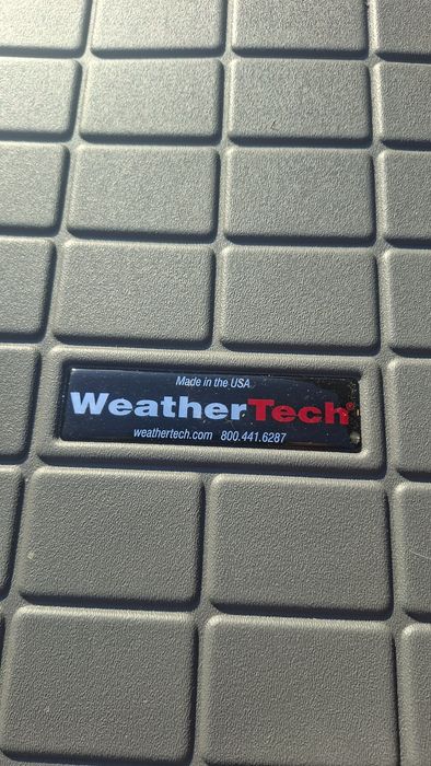 WeatherTech стелки за Toyota Landcruiser 100/ Lexus LX470