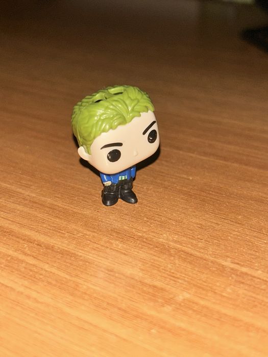 Мини-фигурка зоро funko pop x kinder