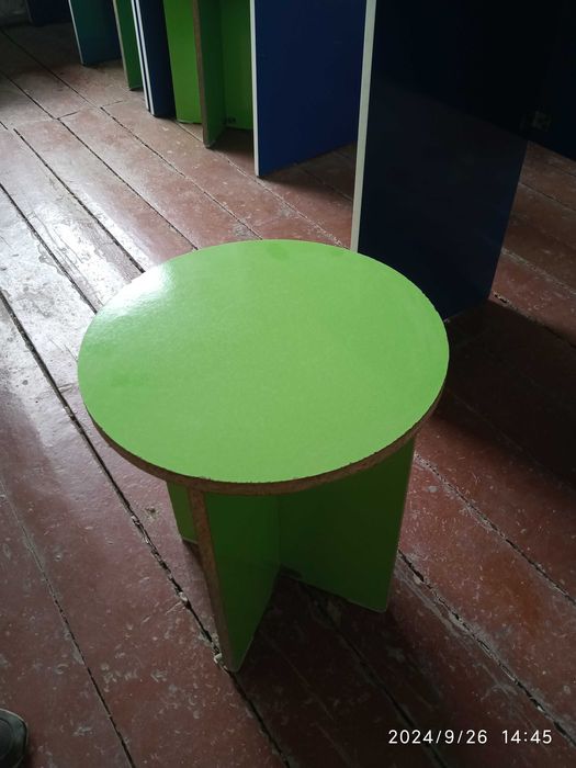 O'quv Markaz uchun offis mebellari