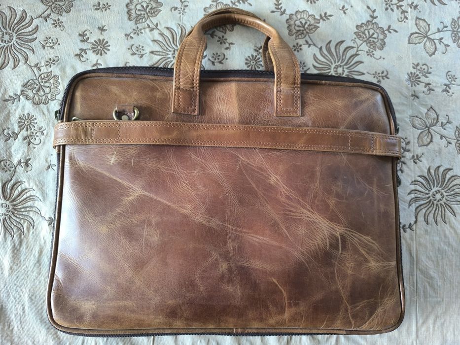Чанта за лаптоп от естествена кожа а