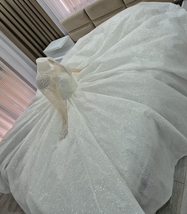 Сватбена булчинска  рокля..