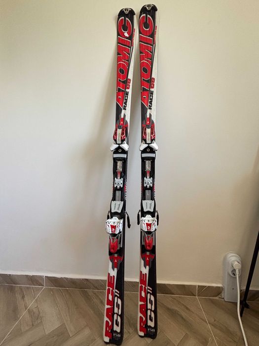 Ски и сноуборд оборудване