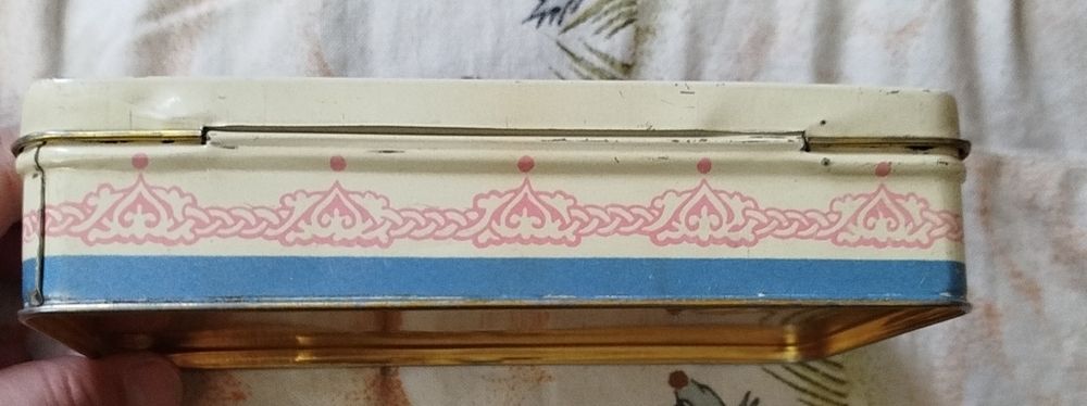 Жестяные коробки СССР