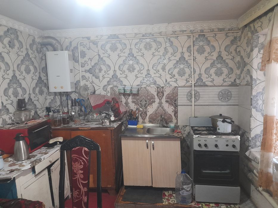 Ташкент вилоят бостонлих тумани абаида  6 хонали уи ва 2 хона времена