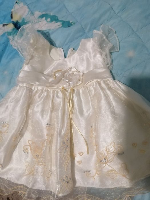 Продам платья маоенькие