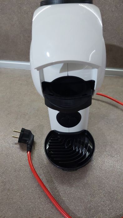 Кафе машина  nescafe dolche gusto krups