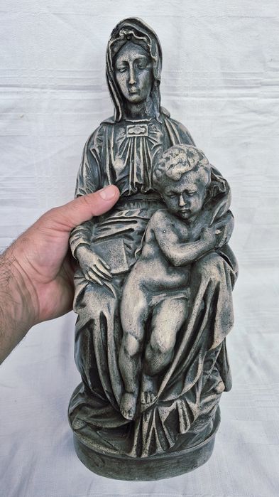 Statuetă Michelangelo Buonarrati Madonna Fecioara Maria cu Pruncul Iisus Sedes Sapientiae din rășină, anii 1950.