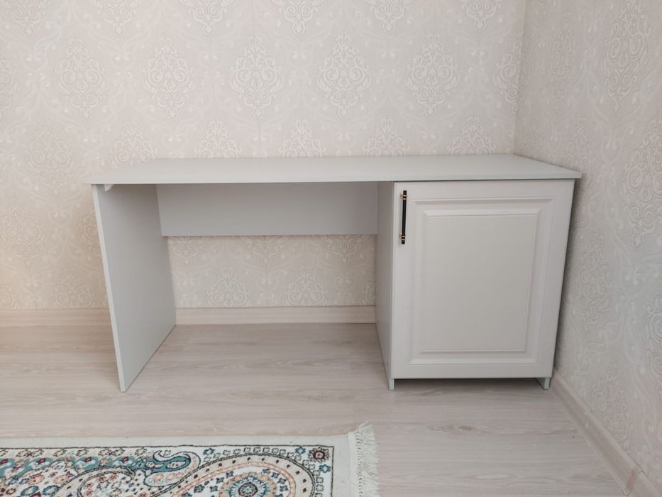 Шкаф гардероб письменный стол