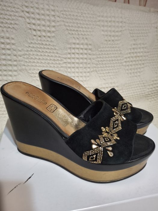 Черни сандали велурови.Италия.