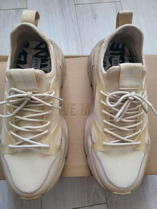 Papuci sport Steve Madden