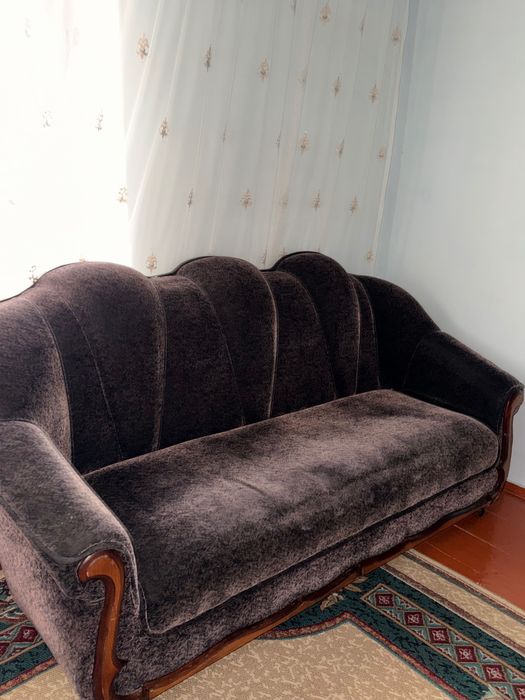Продается Диван и 2 кресла в хорошем состоянии