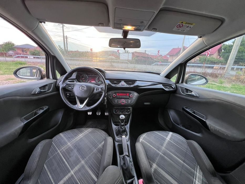 Opel Corsa 1.2 Benzină + GPL din fabrică – 2016 | Alb Perlat | Black Pack